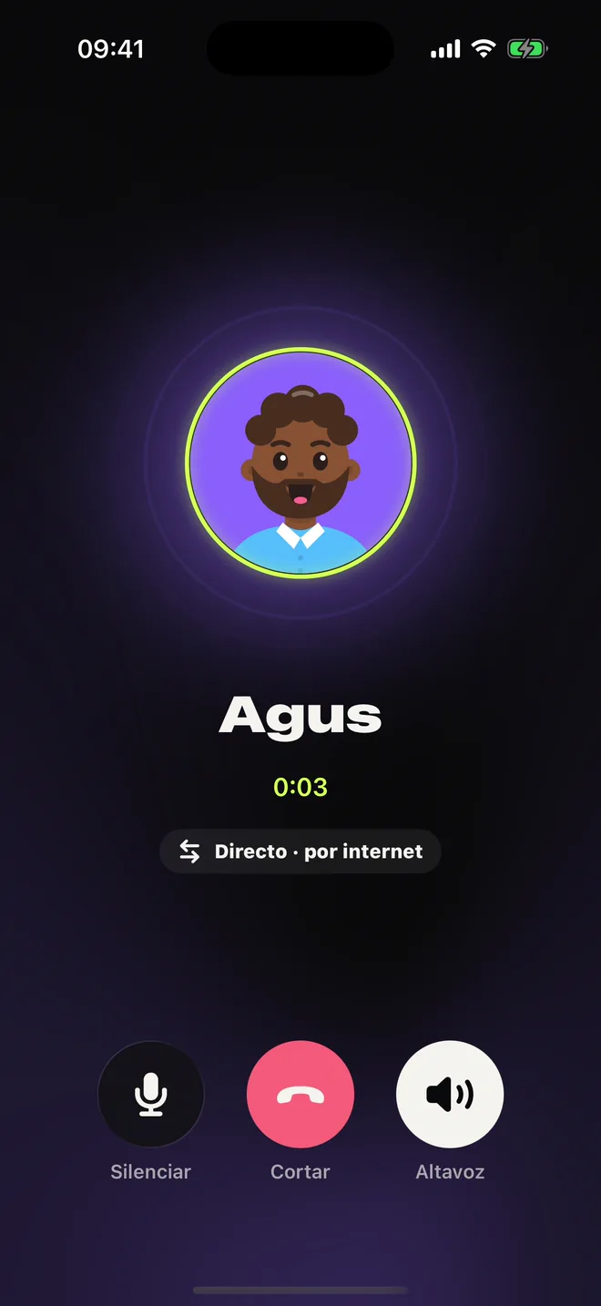 Llamada con Agus: suena, atiende, el tiempo corre con su figurita latiendo al hablar, y se corta.